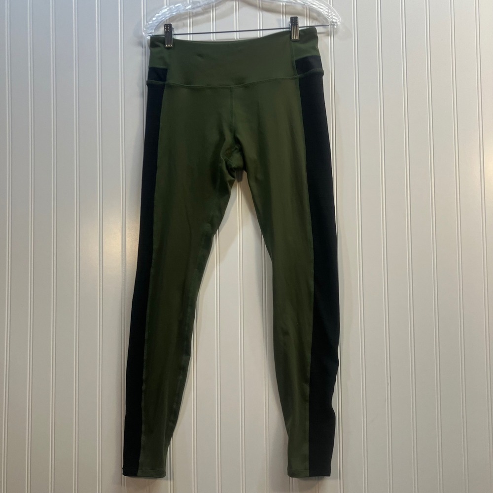 Pure Barre Womens M Olive Green Black Textured Side Panel Leggings Style 422